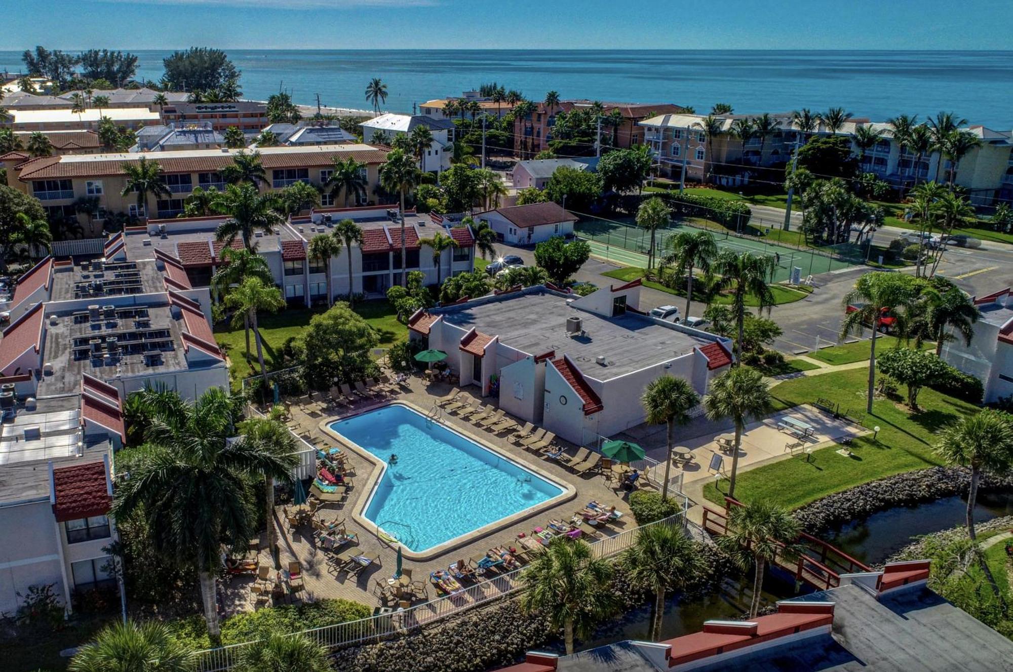 Anna Maria Island Runaway Tropical Dream-One Minute Walk To The Beach-Heated Pool Bradenton Beach Eksteriør bilde