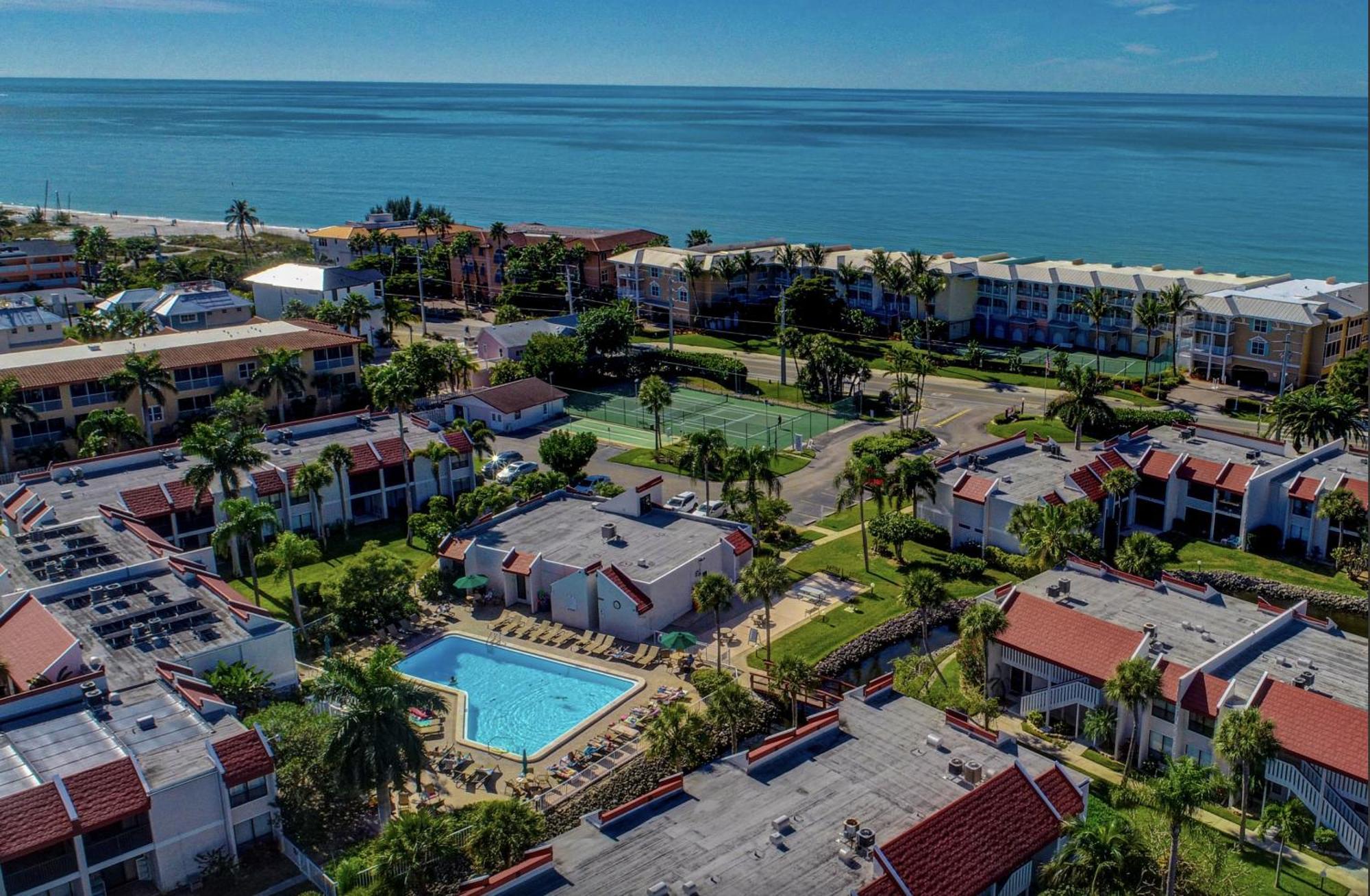 Anna Maria Island Runaway Tropical Dream-One Minute Walk To The Beach-Heated Pool Bradenton Beach Eksteriør bilde