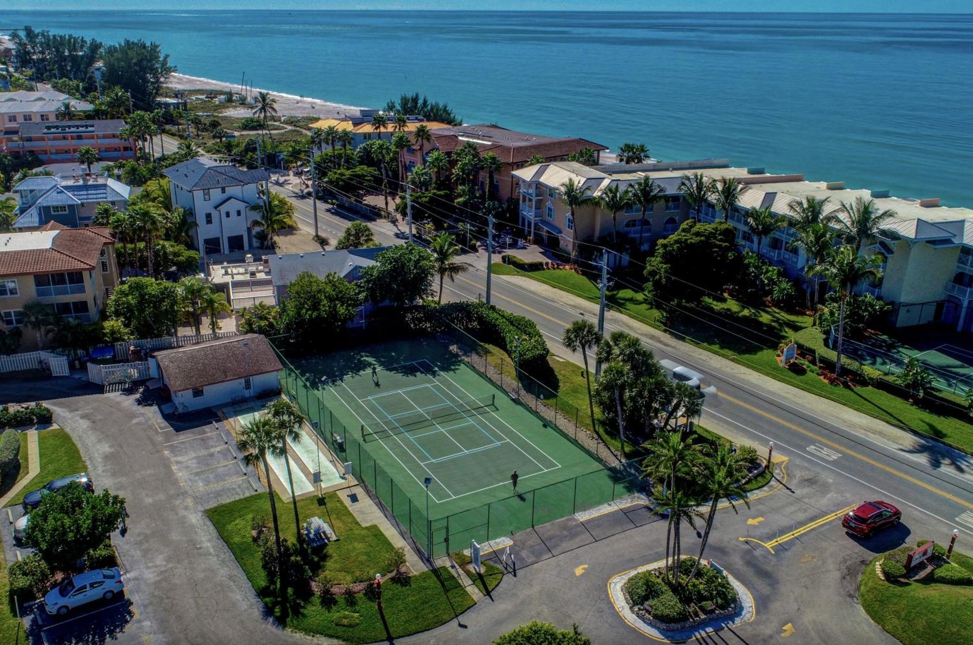 Anna Maria Island Runaway Tropical Dream-One Minute Walk To The Beach-Heated Pool Bradenton Beach Eksteriør bilde