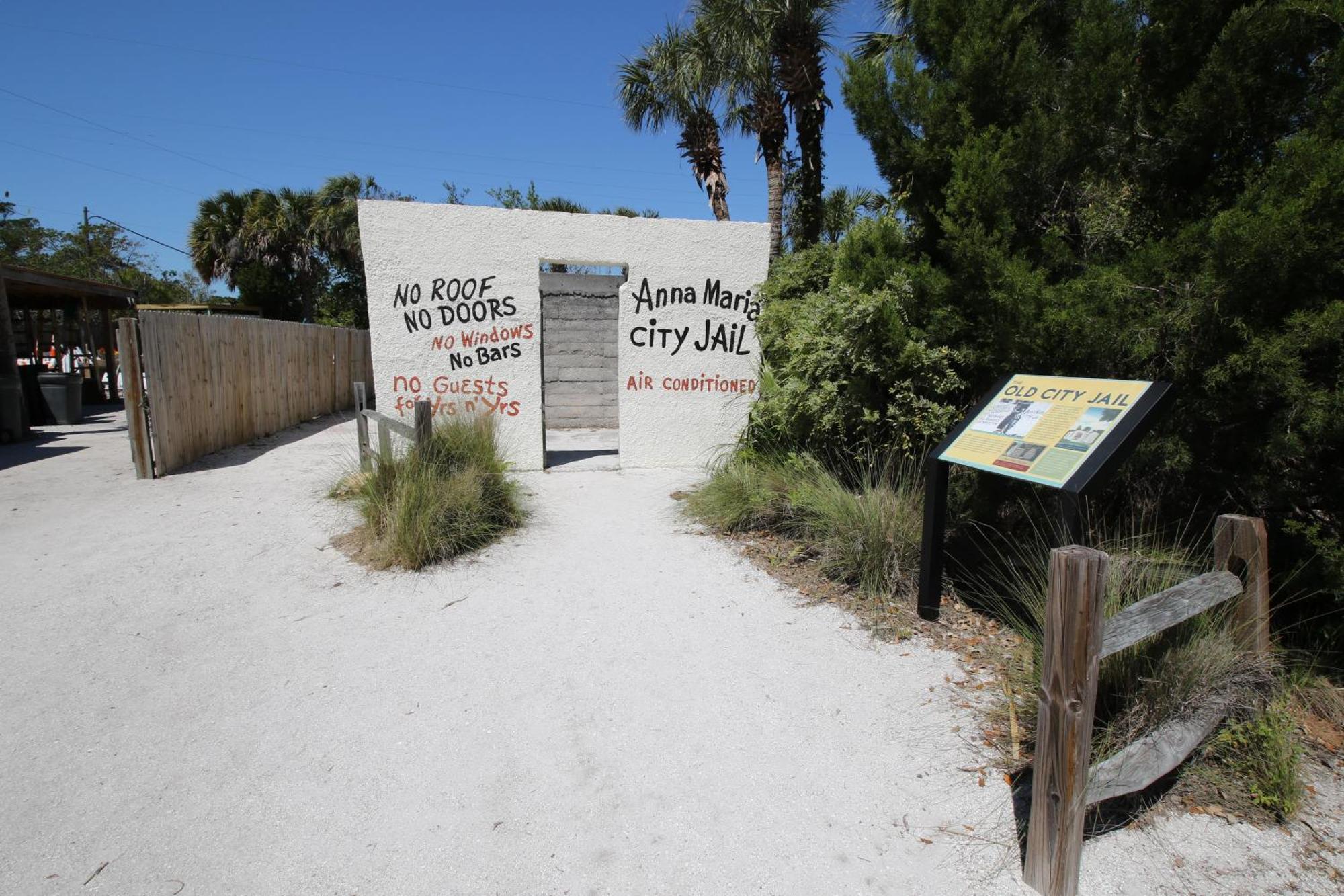 Anna Maria Island Runaway Tropical Dream-One Minute Walk To The Beach-Heated Pool Bradenton Beach Eksteriør bilde
