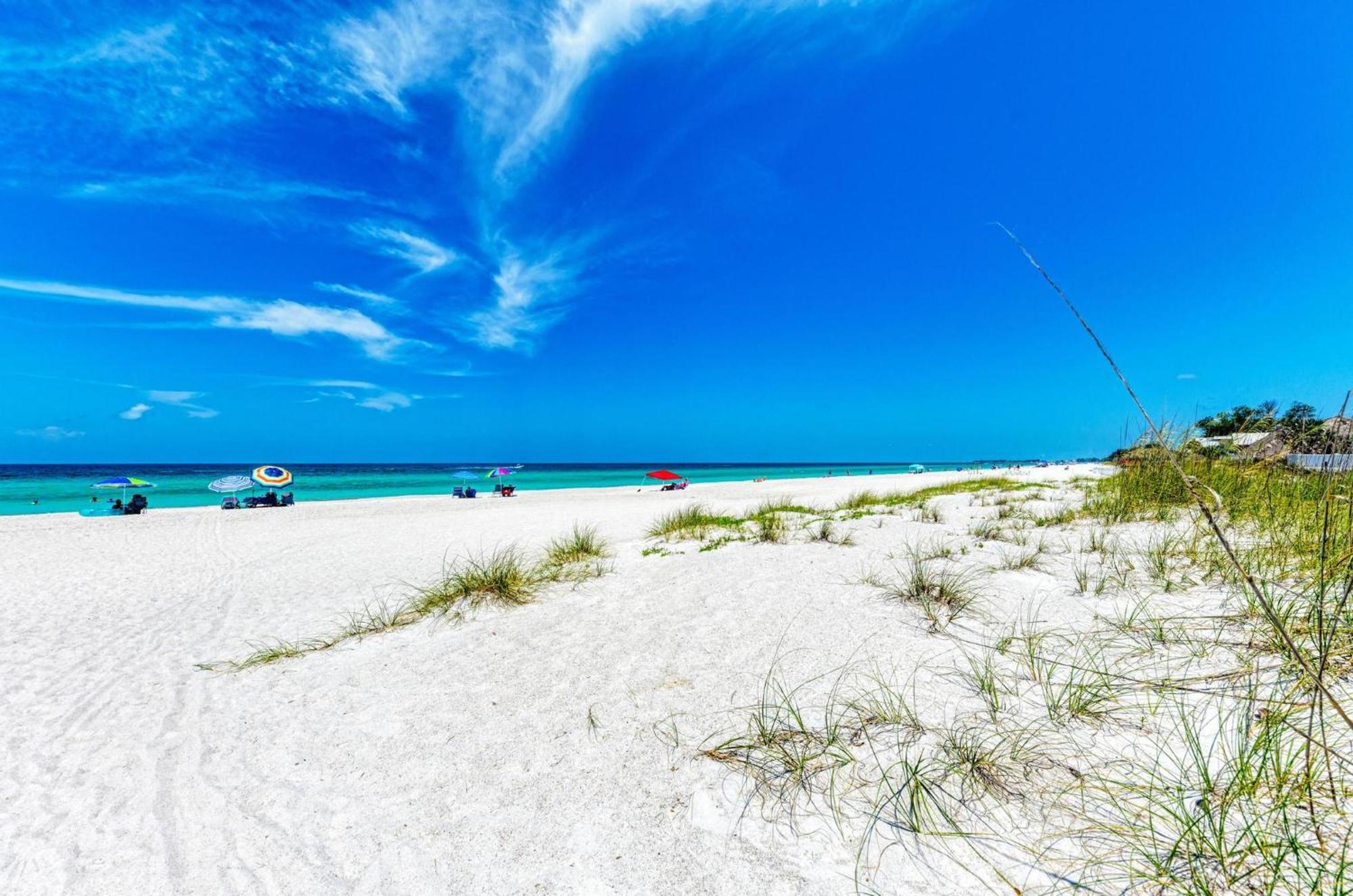 Anna Maria Island Runaway Tropical Dream-One Minute Walk To The Beach-Heated Pool Bradenton Beach Eksteriør bilde