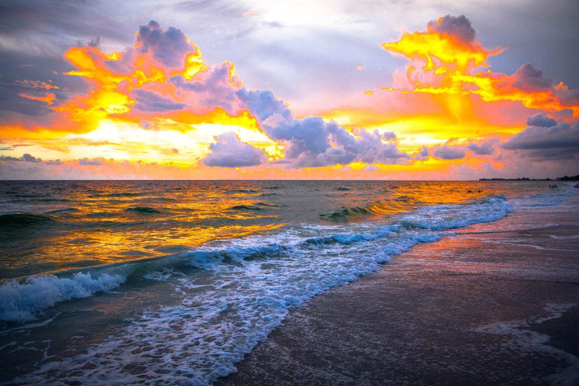 Anna Maria Island Runaway Tropical Dream-One Minute Walk To The Beach-Heated Pool Bradenton Beach Eksteriør bilde