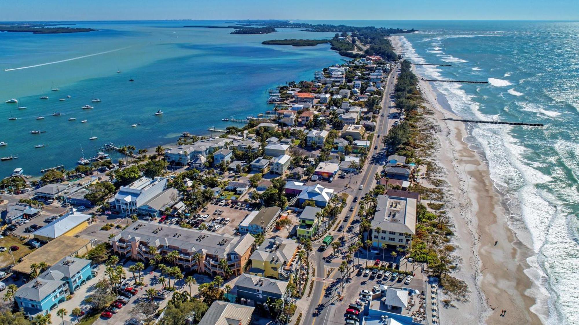 Anna Maria Island Runaway Tropical Dream-One Minute Walk To The Beach-Heated Pool Bradenton Beach Eksteriør bilde