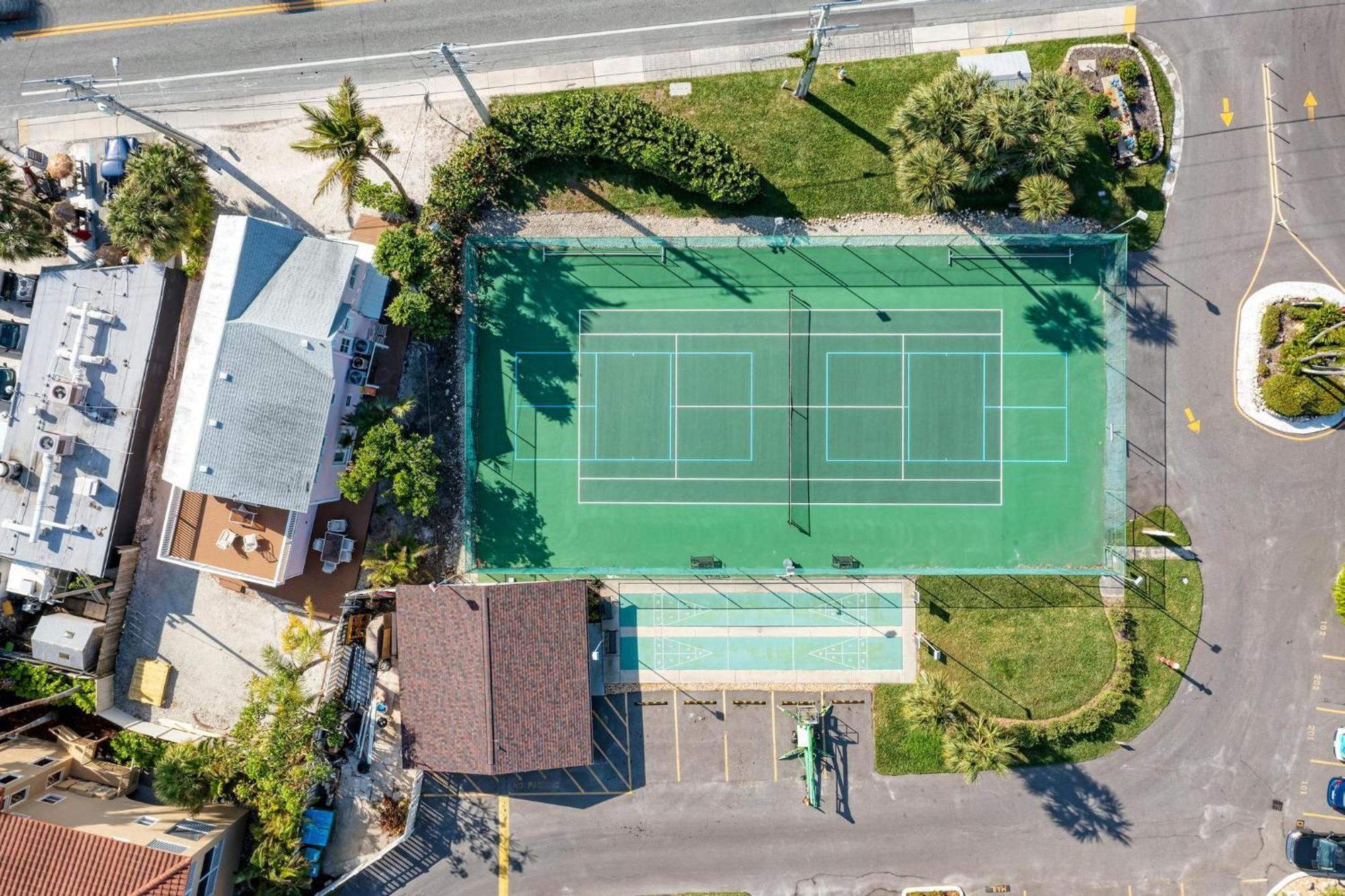 Anna Maria Island Runaway Tropical Dream-One Minute Walk To The Beach-Heated Pool Bradenton Beach Eksteriør bilde