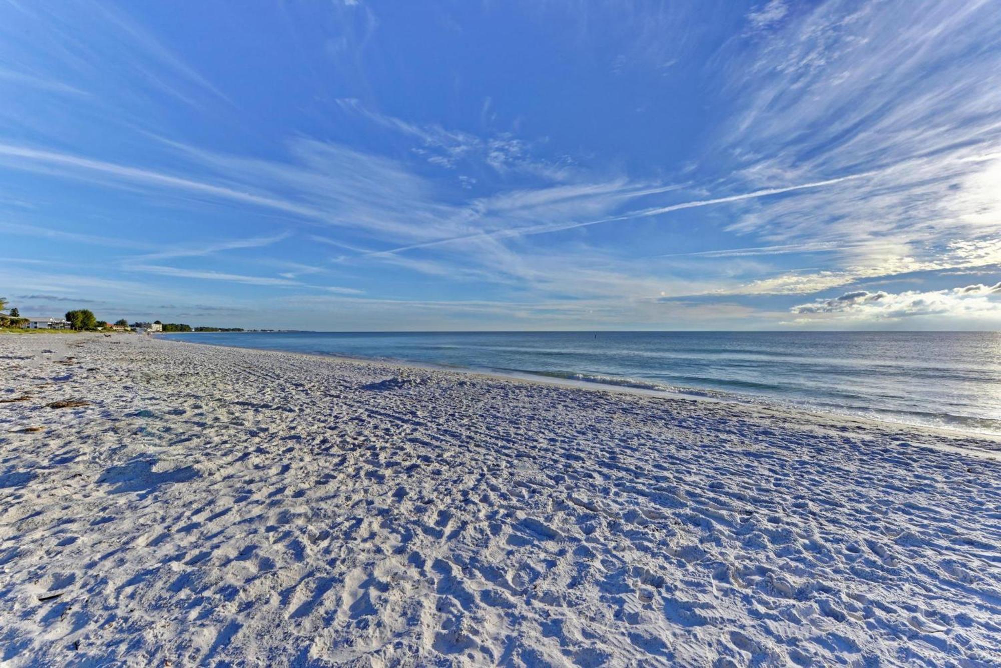Anna Maria Island Runaway Tropical Dream-One Minute Walk To The Beach-Heated Pool Bradenton Beach Eksteriør bilde