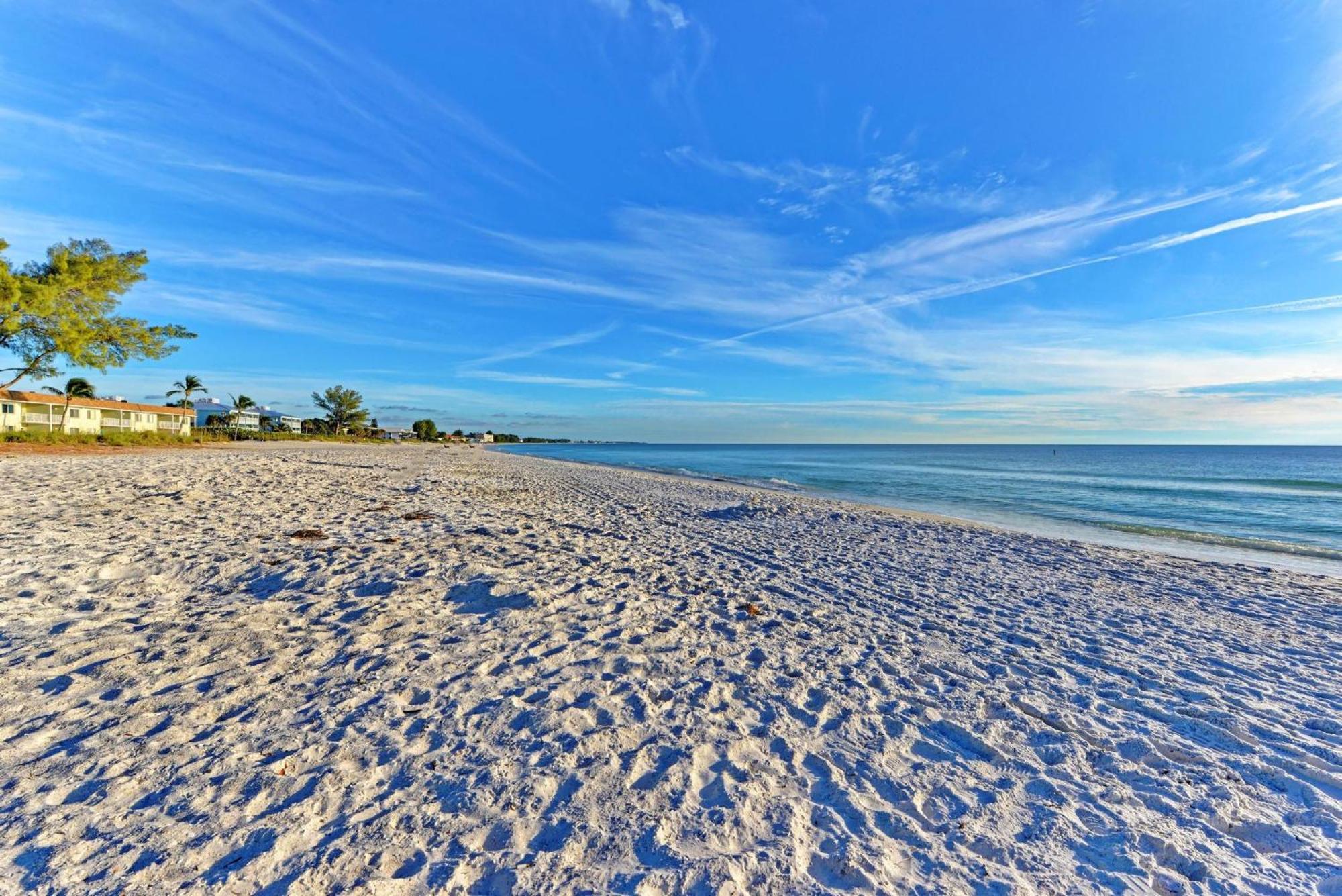 Anna Maria Island Runaway Tropical Dream-One Minute Walk To The Beach-Heated Pool Bradenton Beach Eksteriør bilde